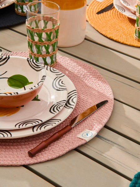 Madeira nude placemat 2